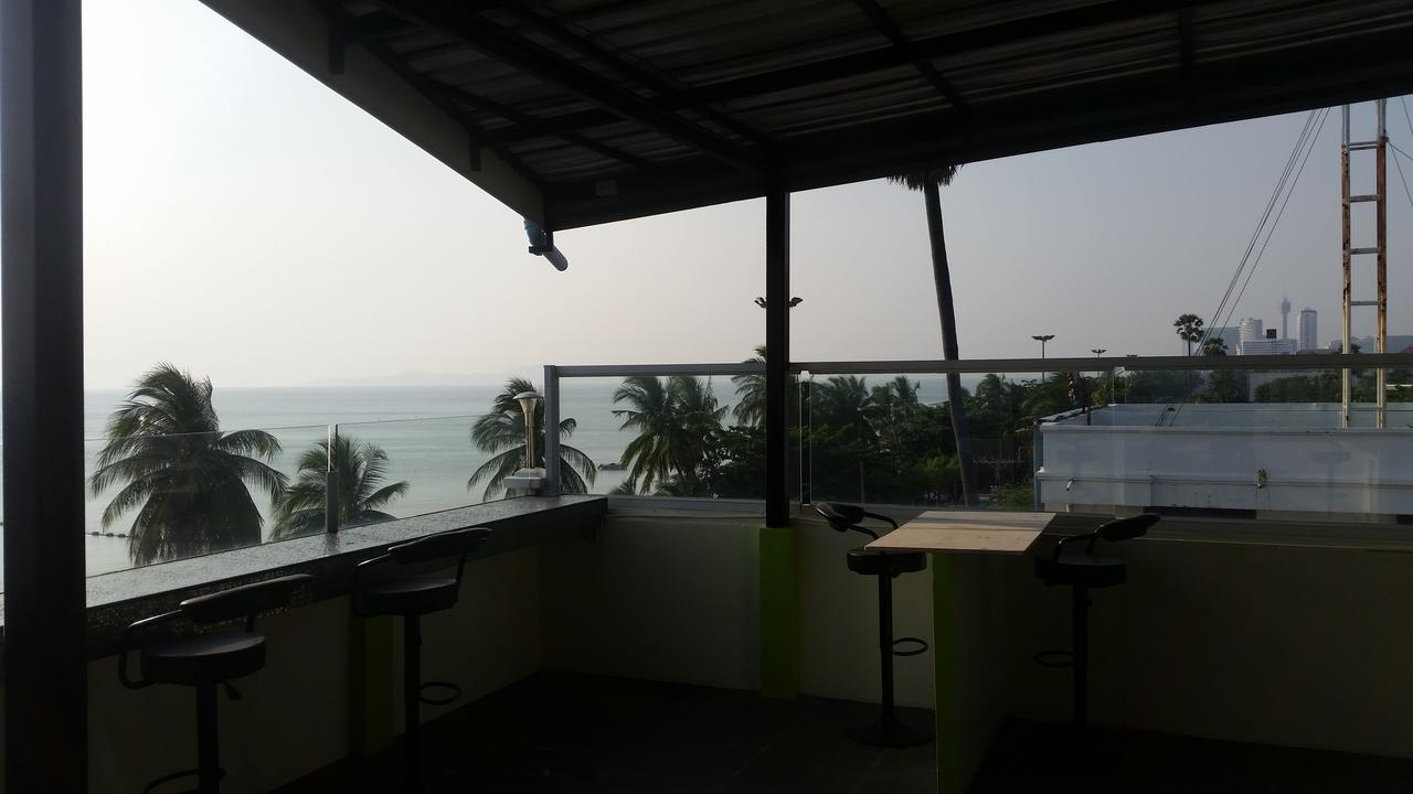 Hotel Barfly Pattaya Jomtien Beach Exterior foto