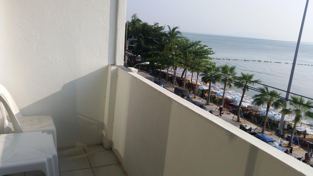 Hotel Barfly Pattaya Jomtien Beach Exterior foto