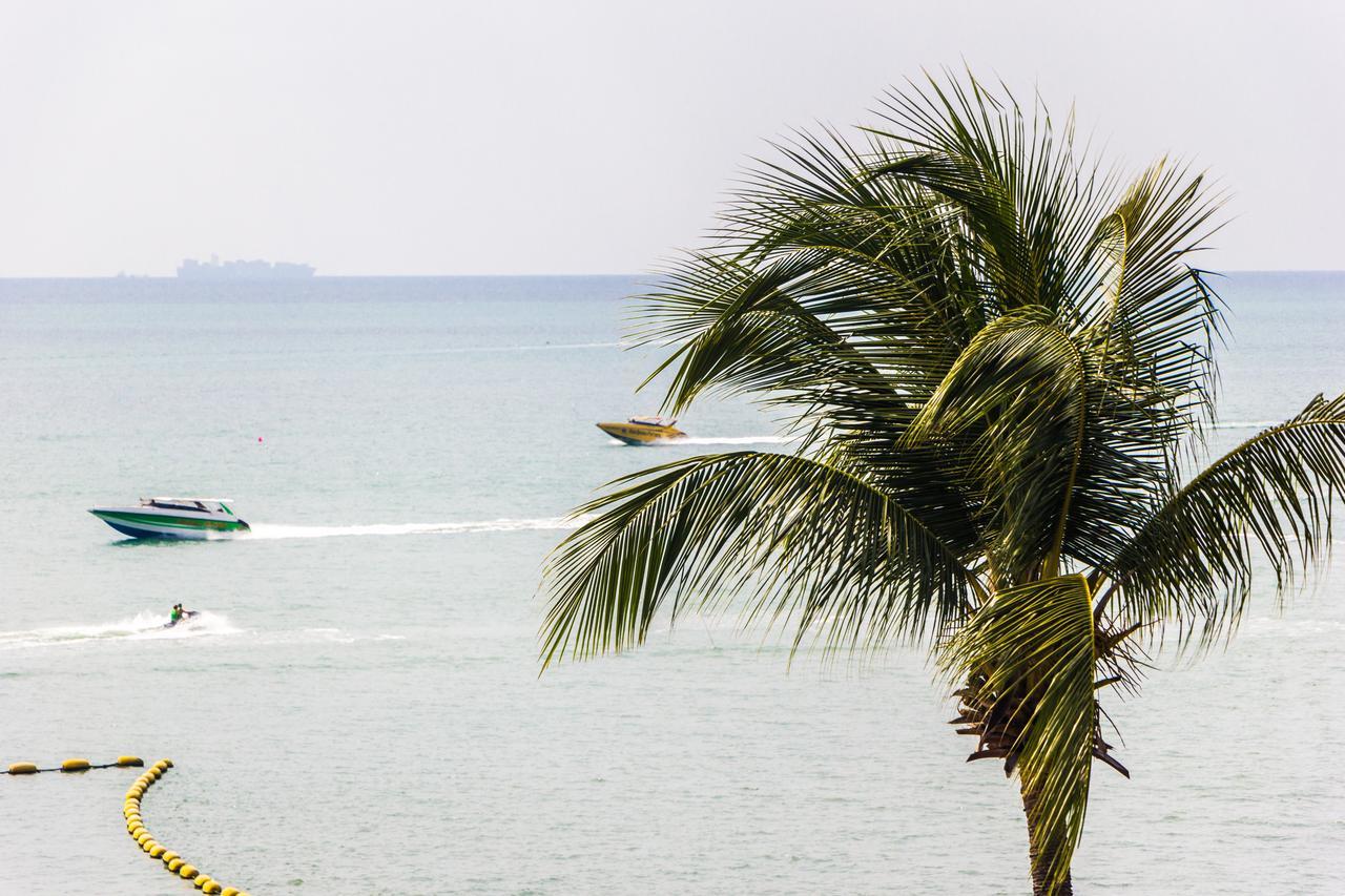 Hotel Barfly Pattaya Jomtien Beach Exterior foto